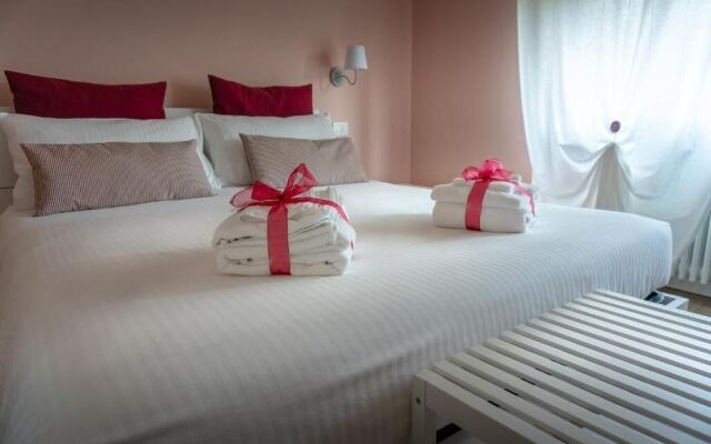 La Rosa Tra i Laghi B&B