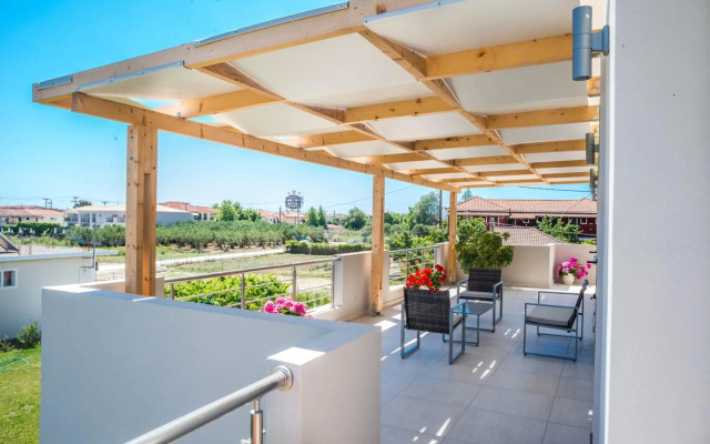 Tesys Studios & Apartments