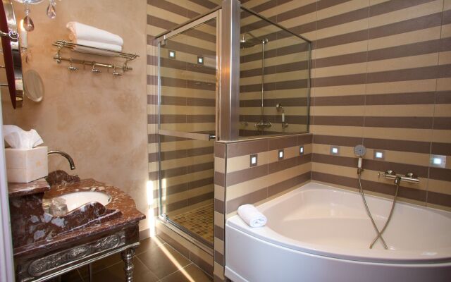 Chateau de Challanges