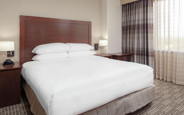 DoubleTree by Hilton Kansas City - Overland Park