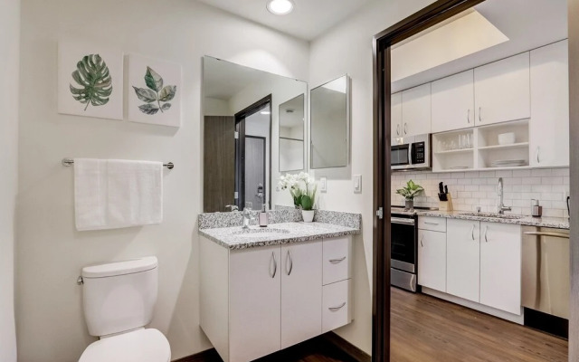 FRONTDESK Urbanite Apts Lower East Side Milwaukee