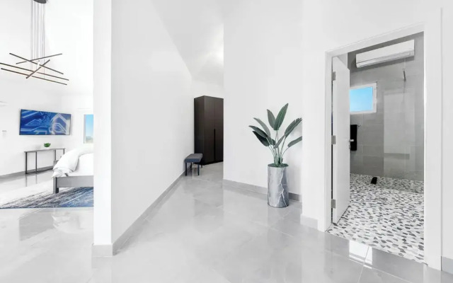 4-bed Villa, Pool, Parking