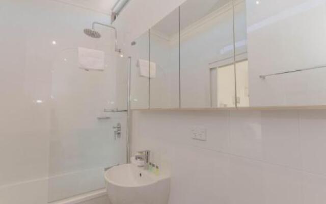 Edge 7/16 Clyde Street