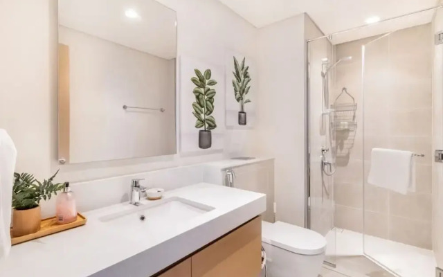 Luxury 2BR at Harbour Gate