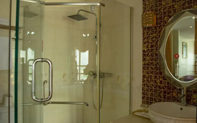 Jialun Gainian Hotel