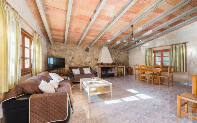 SON GUAL - Apartment with private pool in Inca. Free WiFi