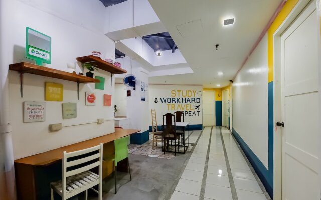 Crowne One Condo by Oyo Rooms