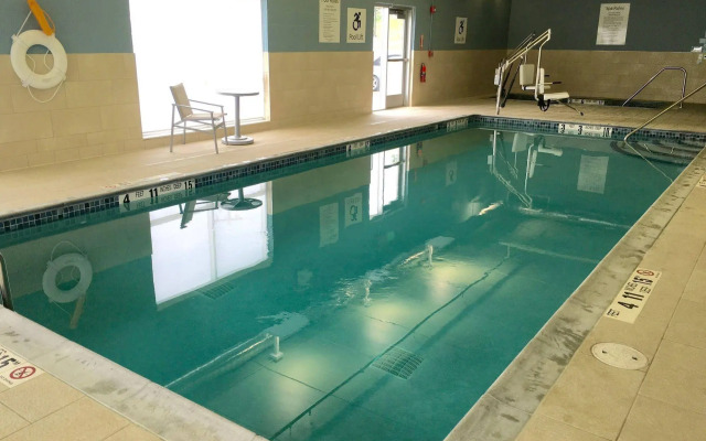 Holiday Inn Express & Suites Oswego by IHG