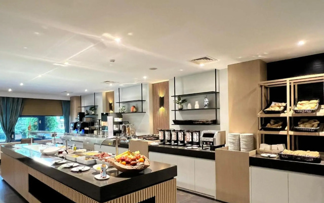 XO Hotels Blue Square
