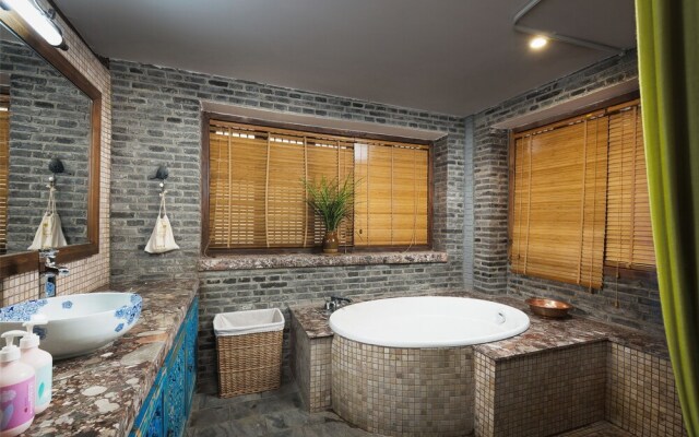 Blossom Hill Inn Lijiang