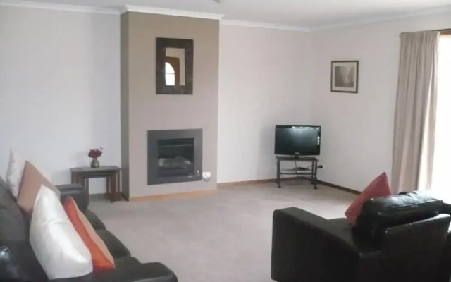 Parklake Holiday Units