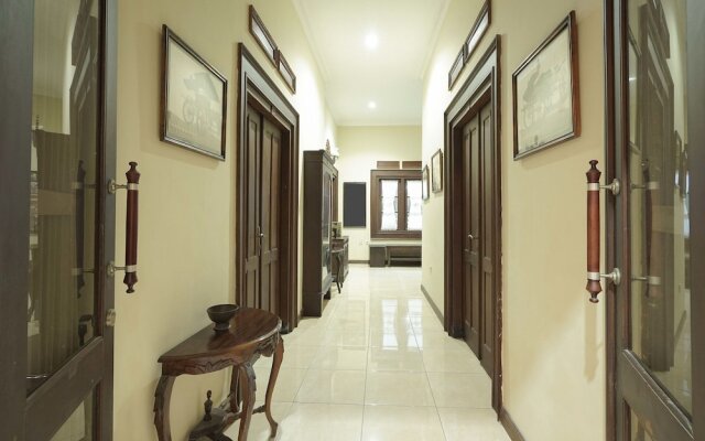 Ndalem Maharani Guest House