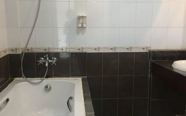 AV Hotel