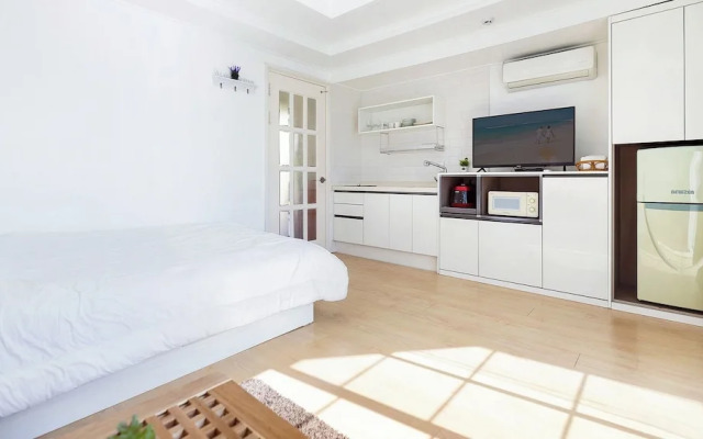 Geojae Seommaeul Pension