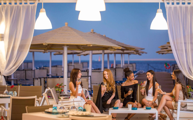 SUNRISE Holidays Resort (Adults Only)