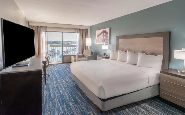 DoubleTree by Hilton New Bern Riverfront