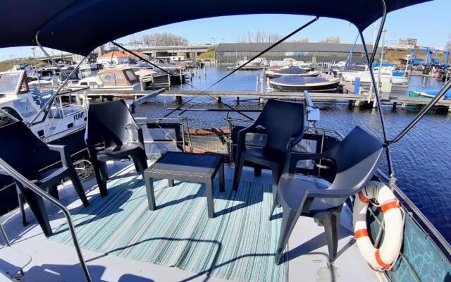 Motor Yacht Almaz