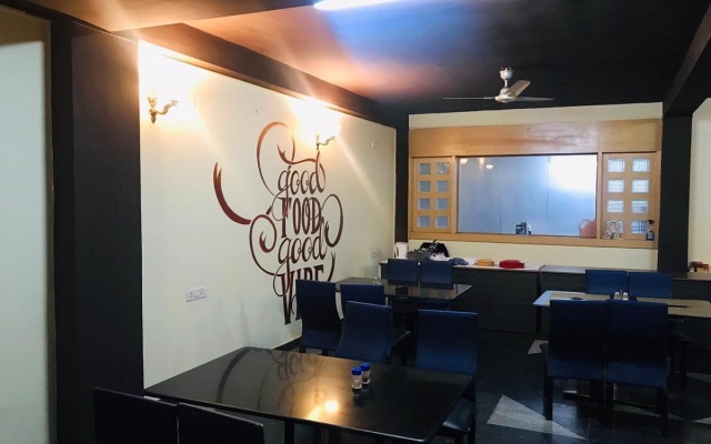 Hotel Hill Breeze – Business – Yelagiri