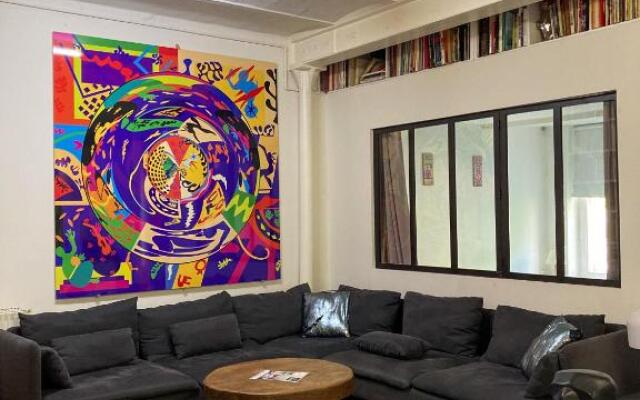 La Villa Victoria by Lakonik