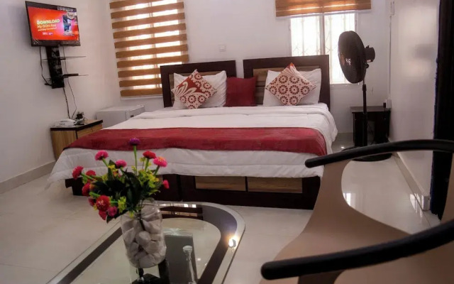 Rossy'S Apartments