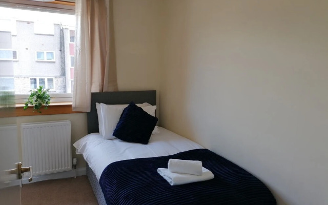 Beautiful Three Bedroom Seaside Retreat