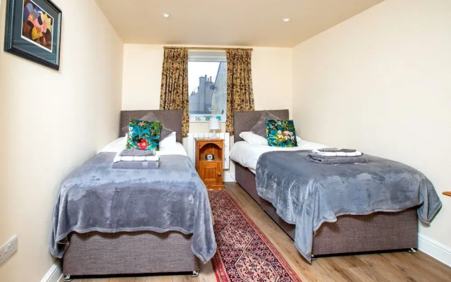Bright Apartment With Patio Garden, No Deposit