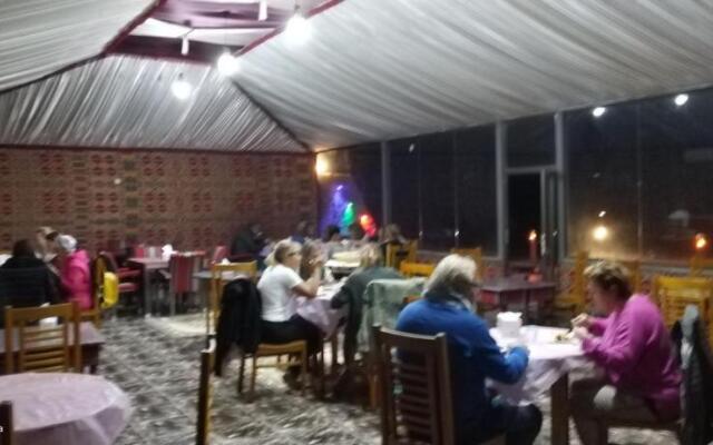Glamping at wadi rum under the sun