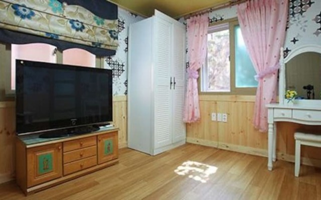Yangsan Chickweed & Flower Pension