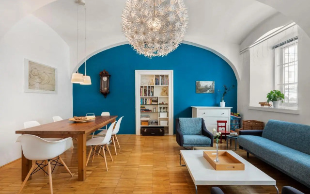 ROG Apartment with Furnished Courtyard