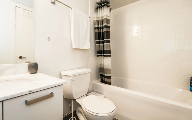 Life Suites Soho 2 Bed - 2 Bath CN Tower View