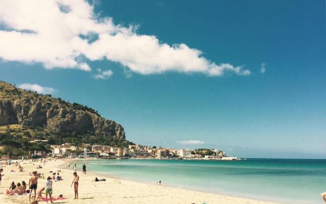 La sirena sul mare di Mondello