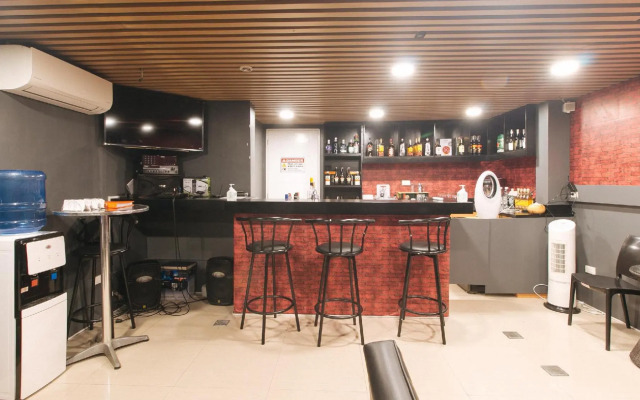 RedDoorz Plus @ La Belle Residences Makati City