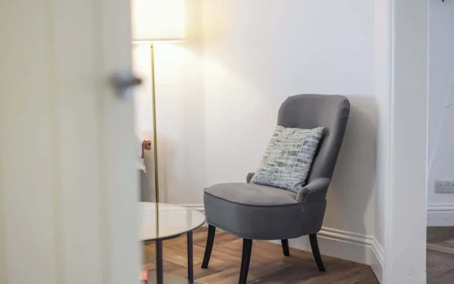 3bedroom House - Free Parking