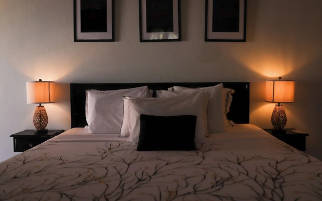 Paradise On The Rocks Hotel