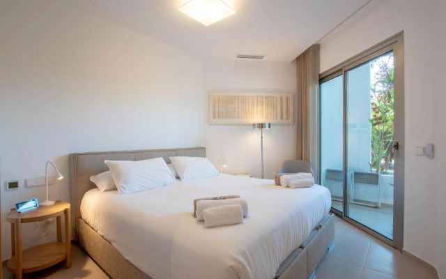 Tinerfe 0-2 DELUXE 1B