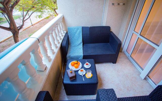 113 Beach and Trees - Alicante Holiday