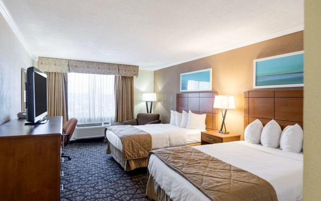 Clarion Hotel Detroit Metro Airport