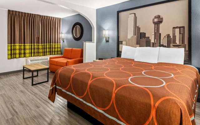 Super 8 by Wyndham Grand Prairie Southwest