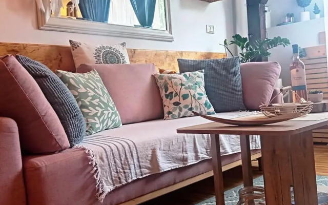 Urban Zen Den 2 Room Condo