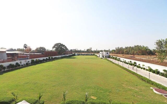 OYO 13483 Hotel Aradhya's