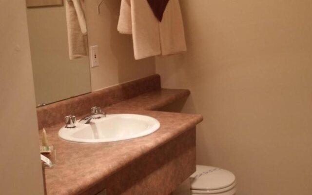 Tamarack Motor Inn