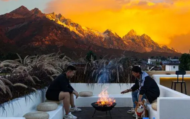 Xueyu Qieman Homestay (Baisha Ancient Town Branch)