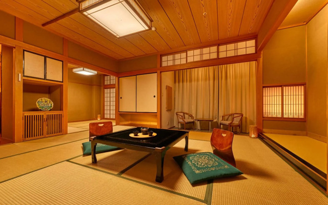 Ooedo Onsen Monogatari Awazu Grand Hotel