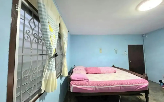 Baan Bonsuan Hill Guesthouse