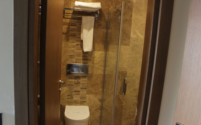 Liona Hotel