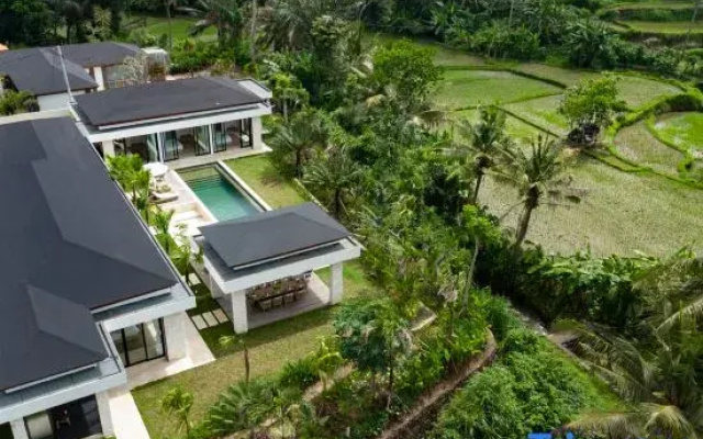 Villa Leonard by BaliSuperHost