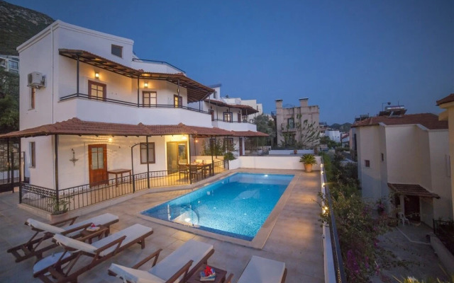 Villa Dolce Vita by Akdenizvillam