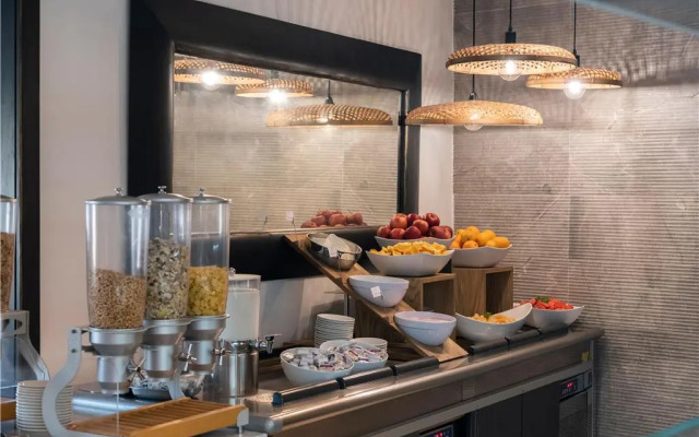 Plaza Regency Hotels