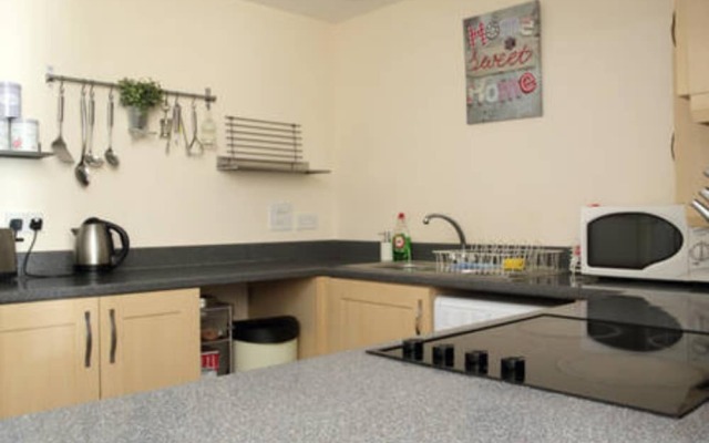 2 Bedroom Flat In Bonnington