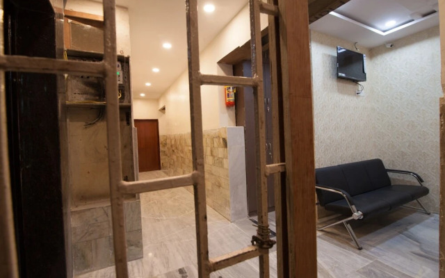 OYO 22907 Hotel Holiday